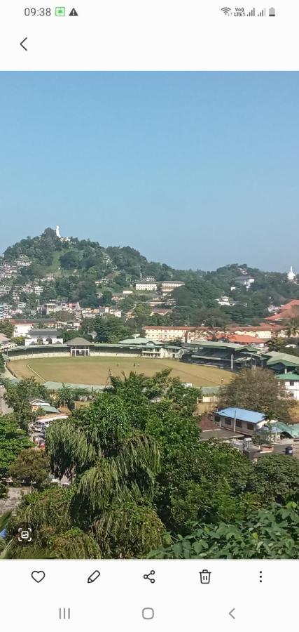 Kelum Homestay Kandy Zewnętrze zdjęcie