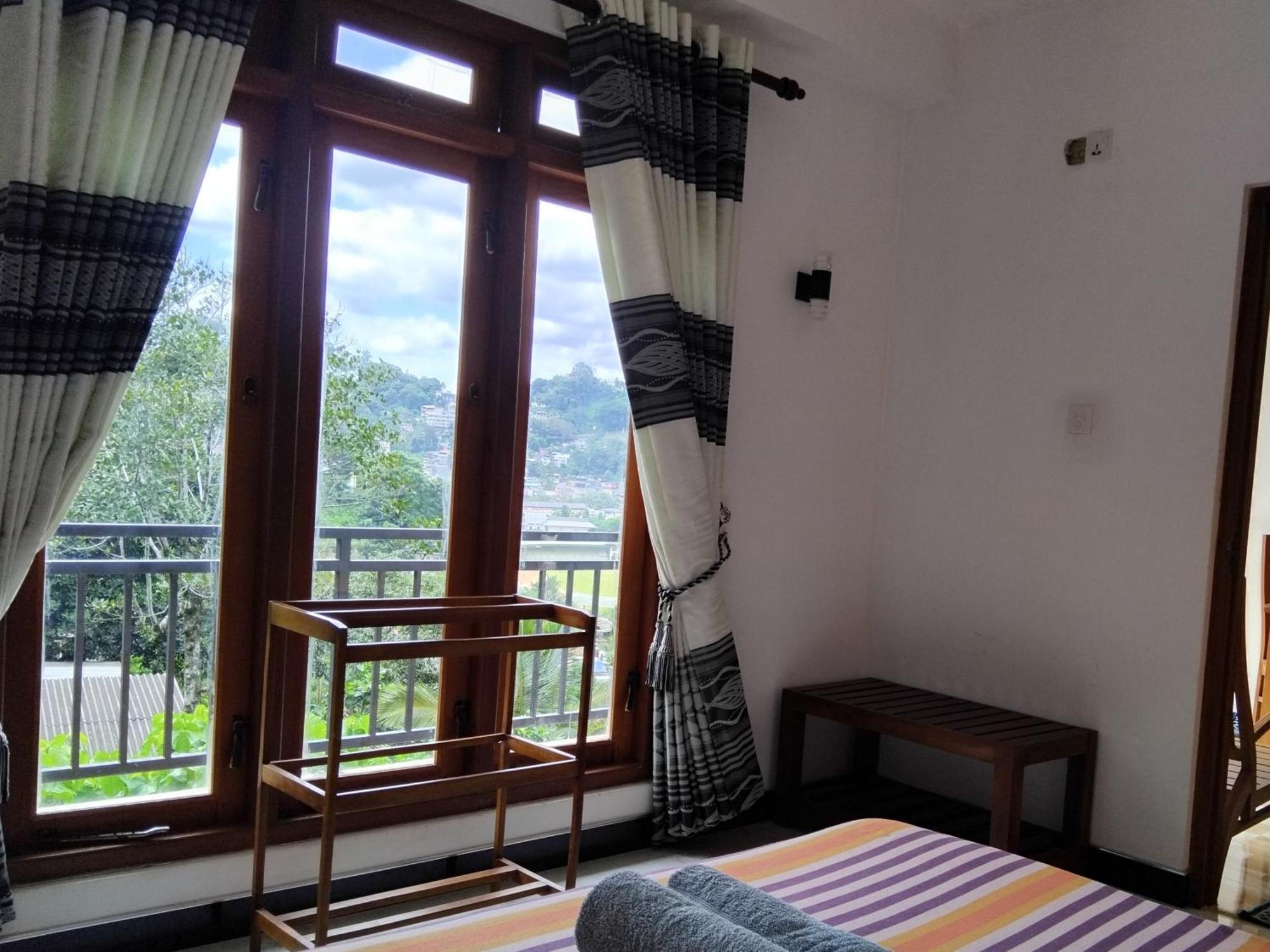 Kelum Homestay Kandy Zewnętrze zdjęcie