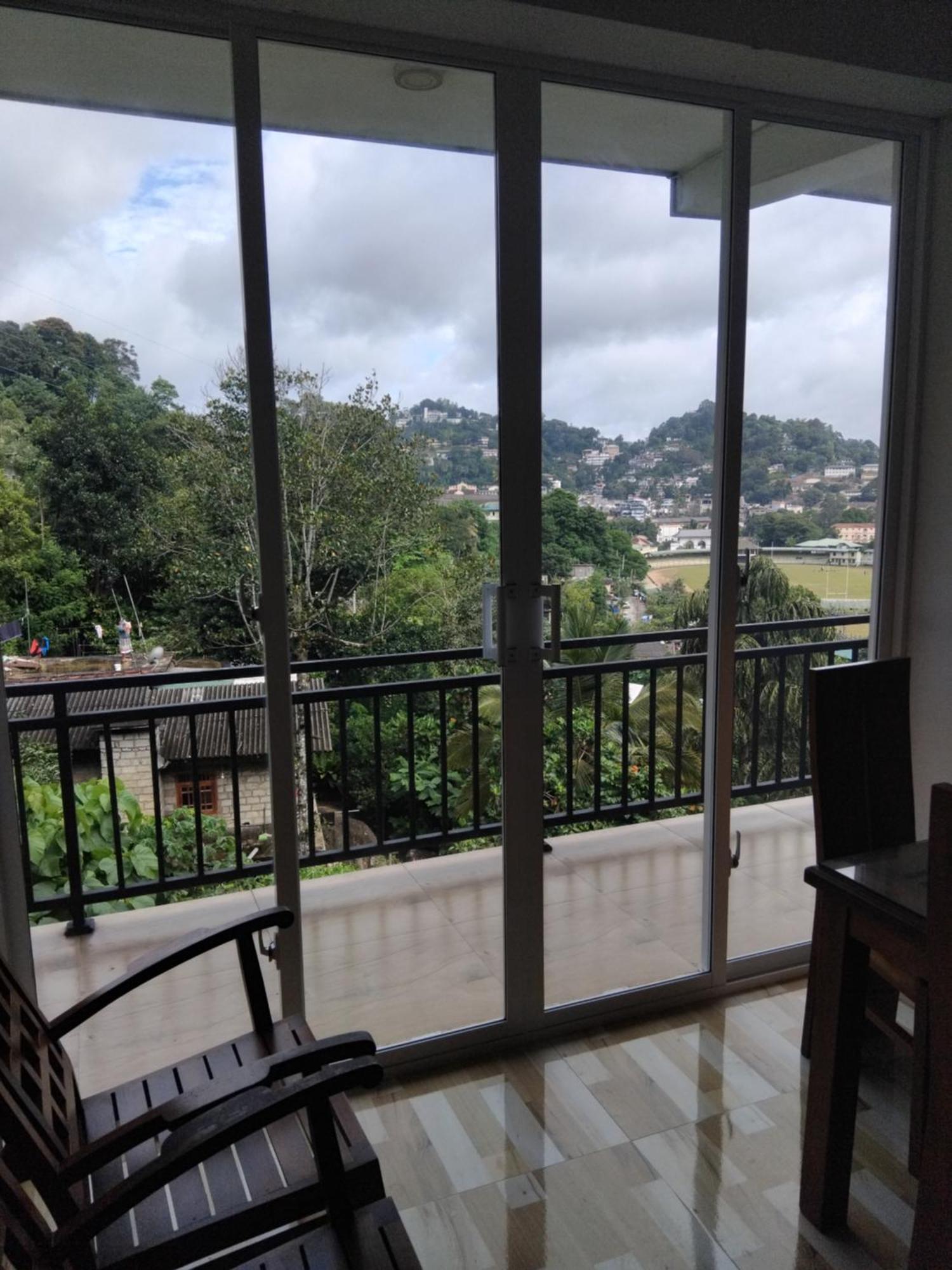 Kelum Homestay Kandy Zewnętrze zdjęcie