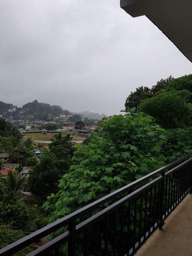 Kelum Homestay Kandy Zewnętrze zdjęcie